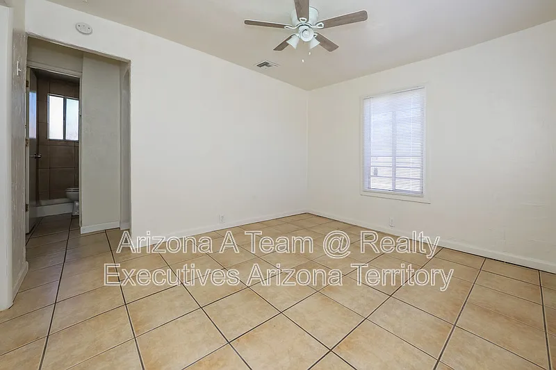 2 bed, 1.0 bath, 636 sqft, $1,225 — Photo 3