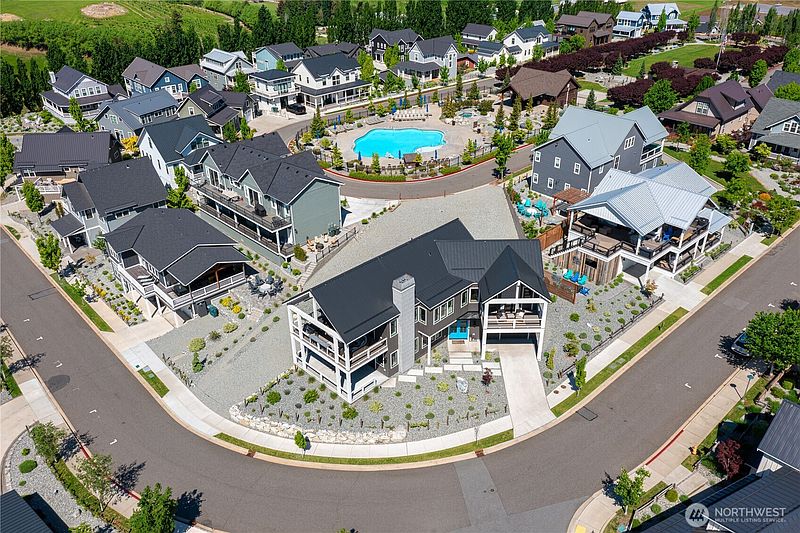 4th image of 391 Porcupine Lane