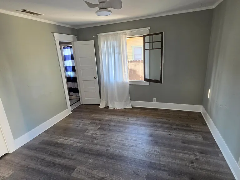 828 Orizaba Ave — Photo 8