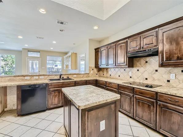 2313 Priscella Dr, Fort Worth, TX 76131