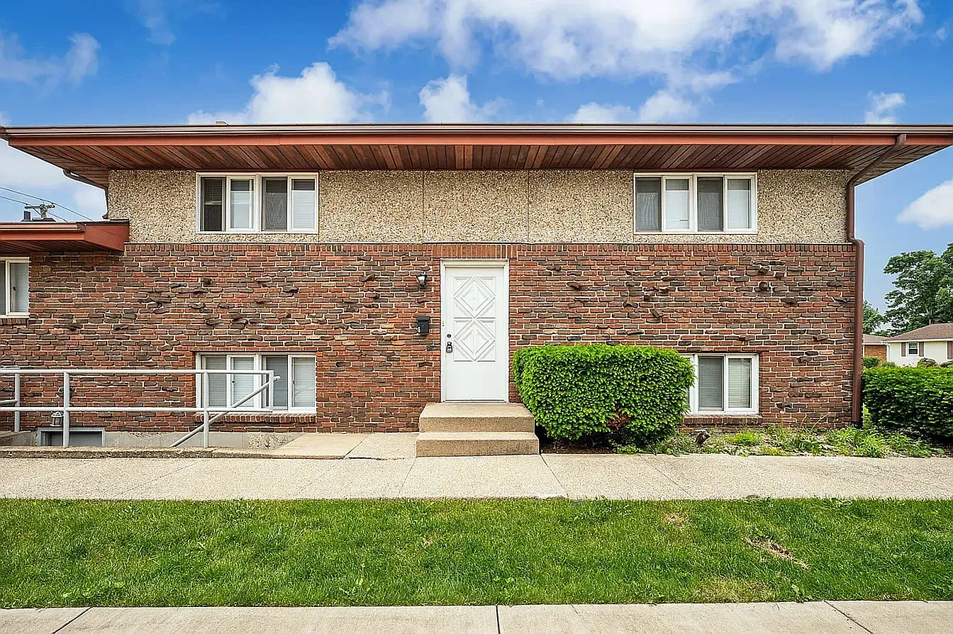 1 bed, $995 — Photo 1