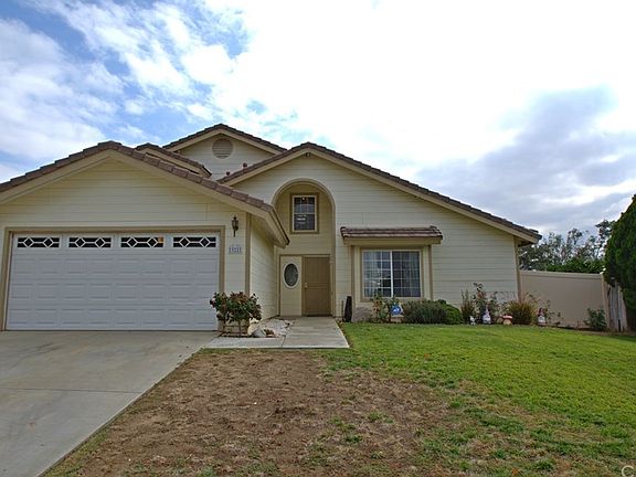 2nd image of 928 N Sugar Pine Cir