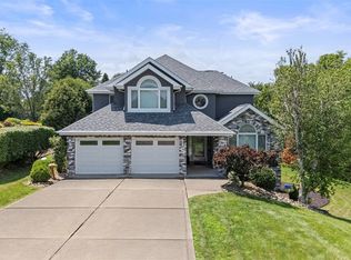 738 Cedarwood Dr, Rostraver Township, PA 15012