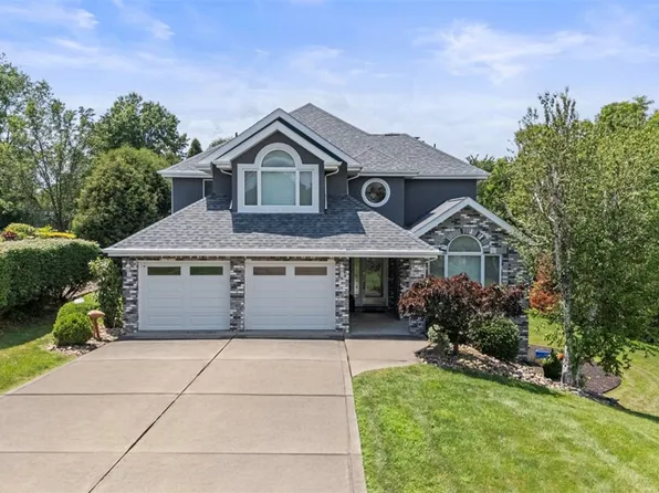 738 Cedarwood Dr, Rostraver Township, PA 15012