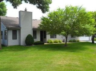 1721 Lakeview Dr SW, Rochester, MN 55902