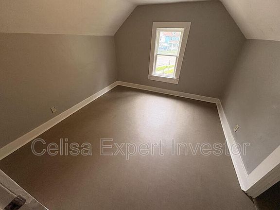 5th image of 1237 W Packard Ave