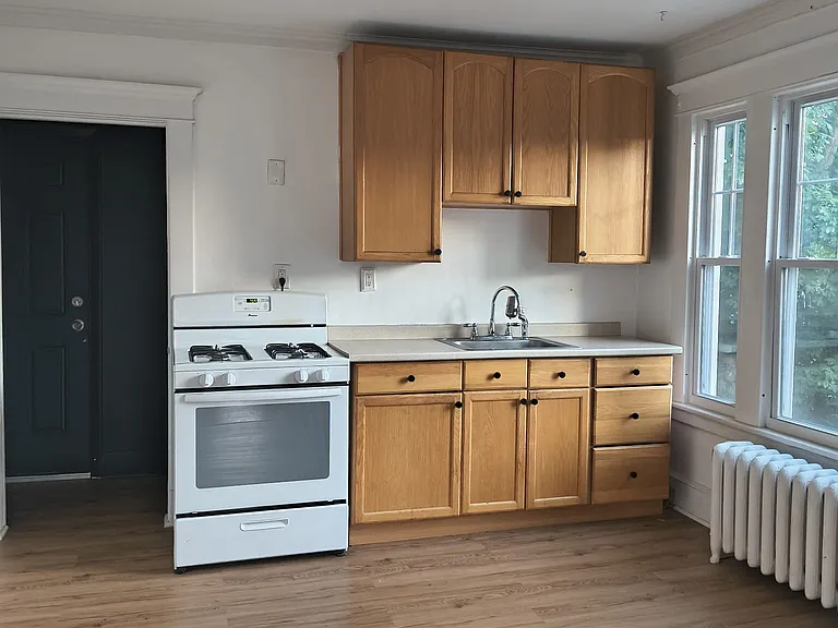 160 Main St #2 — Photo 4