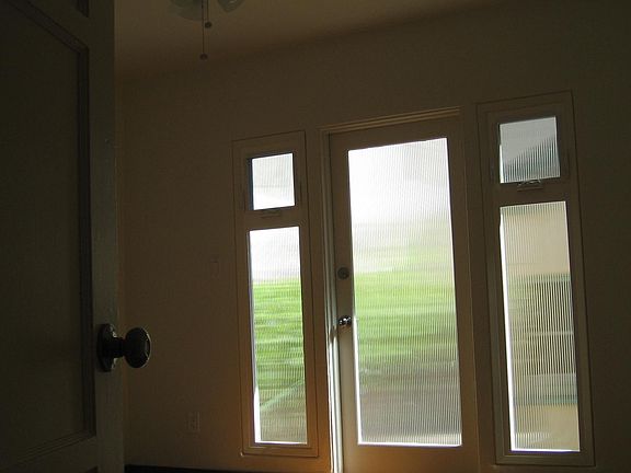 4th image of 741 Jamaica Ct