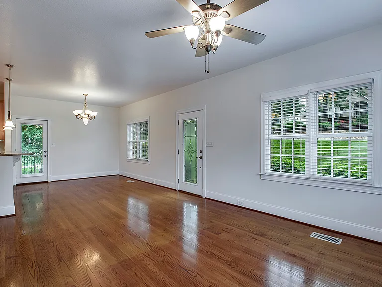 111 Daleyuhski Way — Photo 4