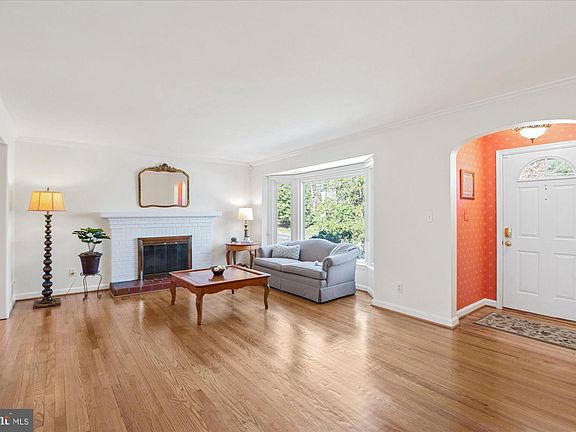 3rd image of 3408 Kenilworth Dr