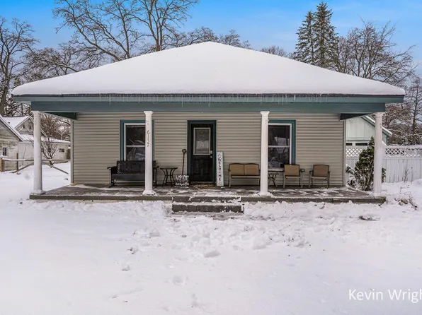 6137 East St, Twin Lake, MI 49457