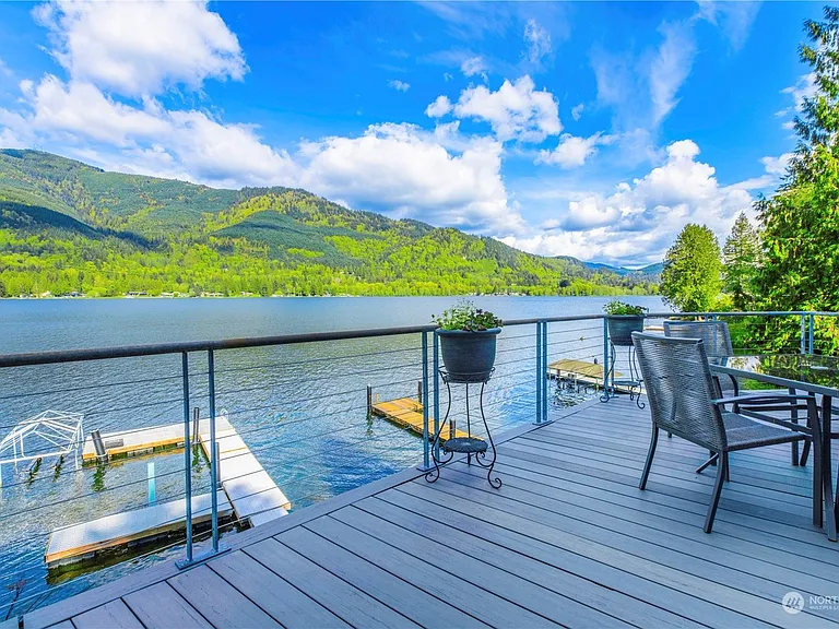 518 W Lake Samish Dr — Photo 3