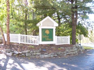 5 Village Cir APT 1108, Stroudsburg, PA 18360