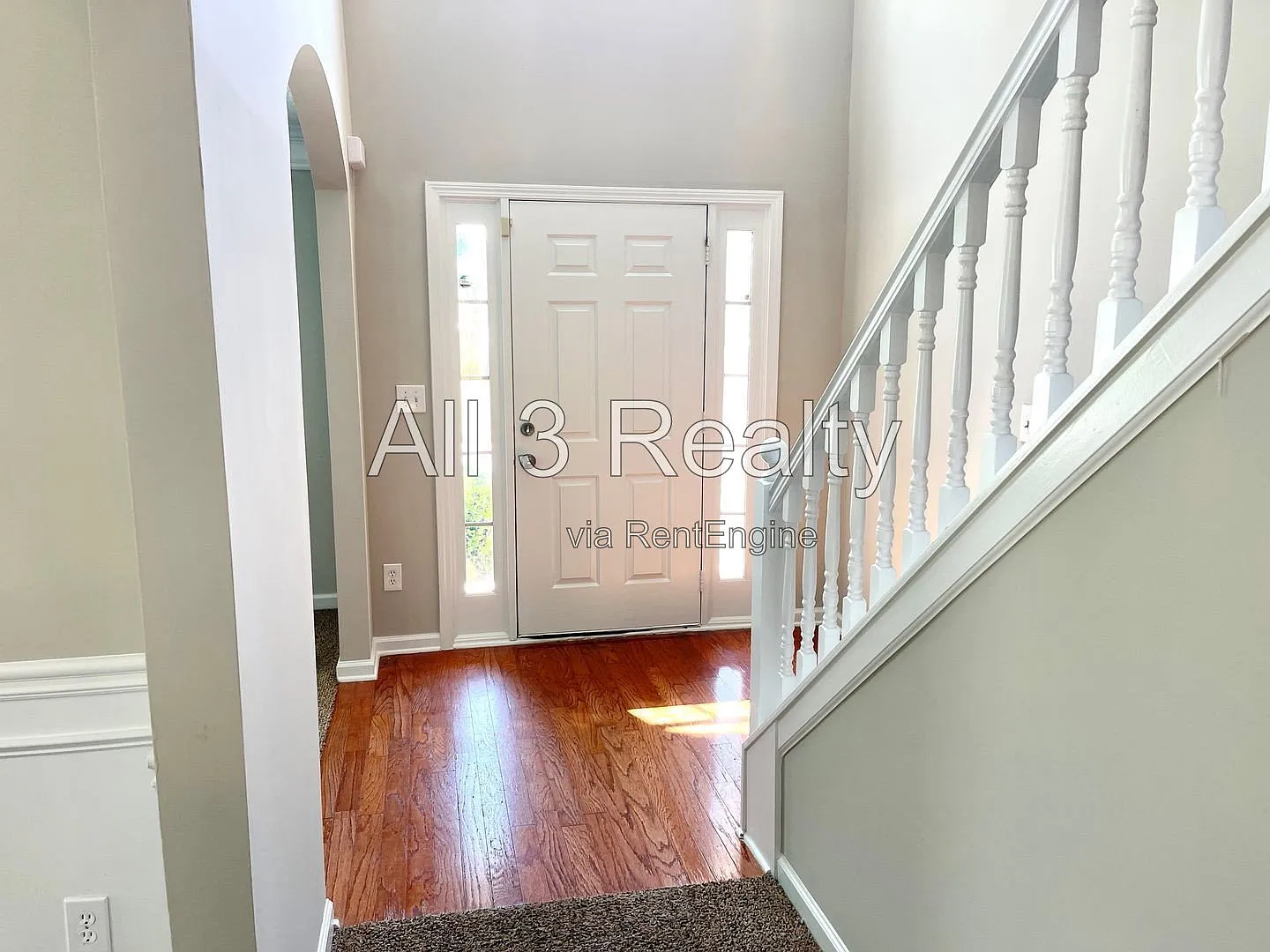 3 bed, 2.5 bath, 2269 sqft, $2,000 — Photo 2