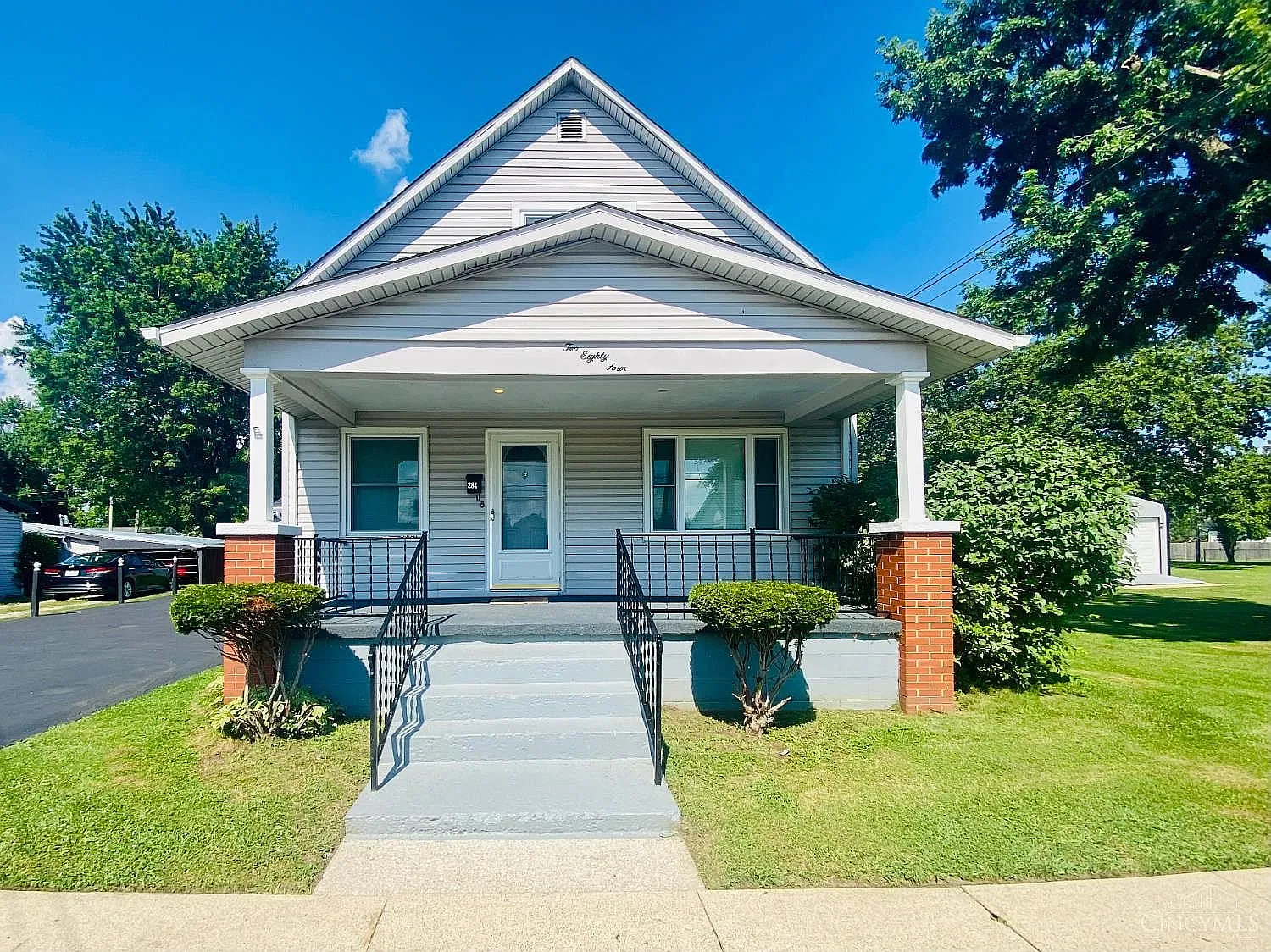3 bed, 1.5 bath, 1469 sqft, $1,600 — Photo 2