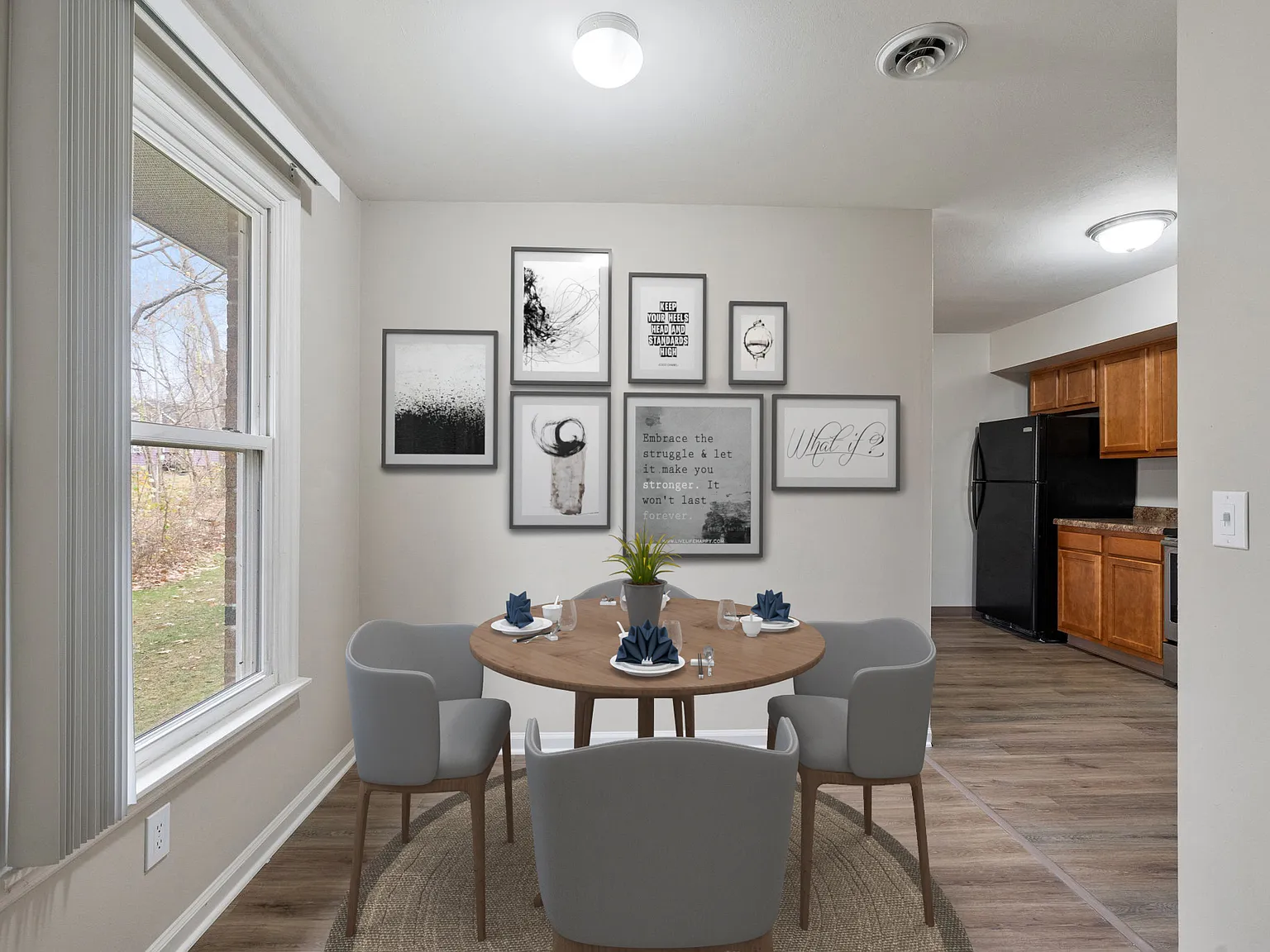 Maple Manor — Photo 4