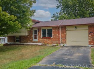 502 N Pearl Dr, Eldon, MO 65026