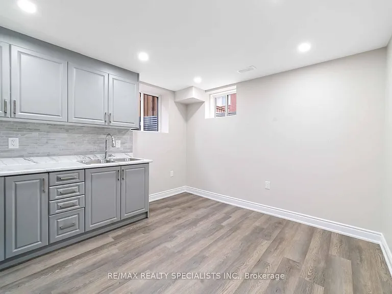 98 Benhurst Cres #BASEMENT — Photo 9