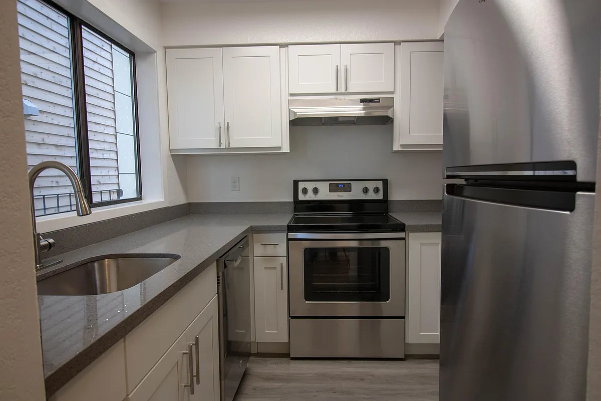 Building Photo - 537 28th Ave #C