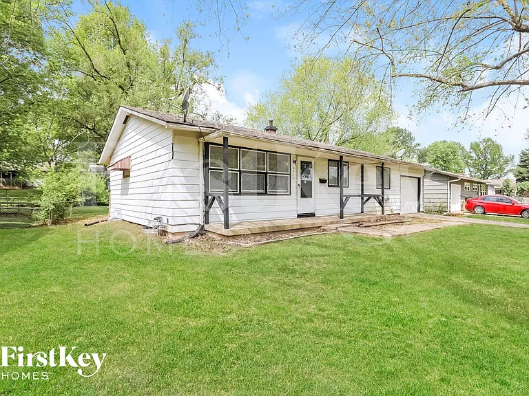 8812 Manchester Ave — Photo 2