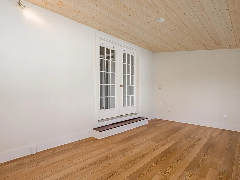 31245 Mohican Dr — Photo 25