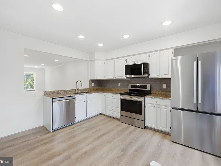 10153 Turnberry Pl — Photo 9
