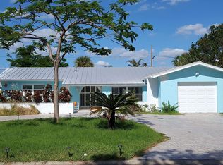 105 12th St, Belleair Beach, FL 33786