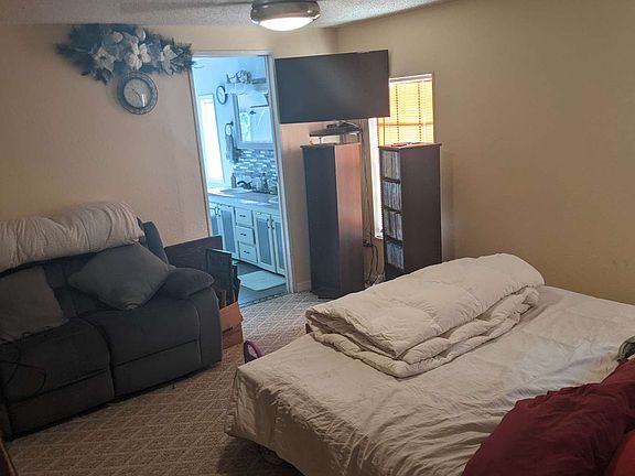 3rd image of 259 SW Weirsdale Pl