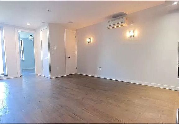 2nd image of 274 Jefferson Ave #3B