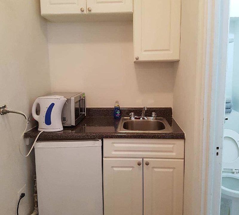 2nd image of 305 E 44th St APT 4a
