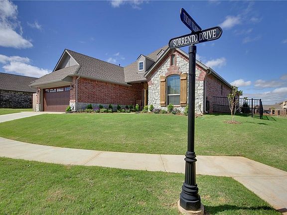 2nd image of 2401 Sorrento Dr