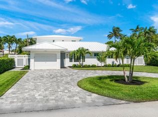 425 NE Wavecrest Way, Boca Raton, FL 33432