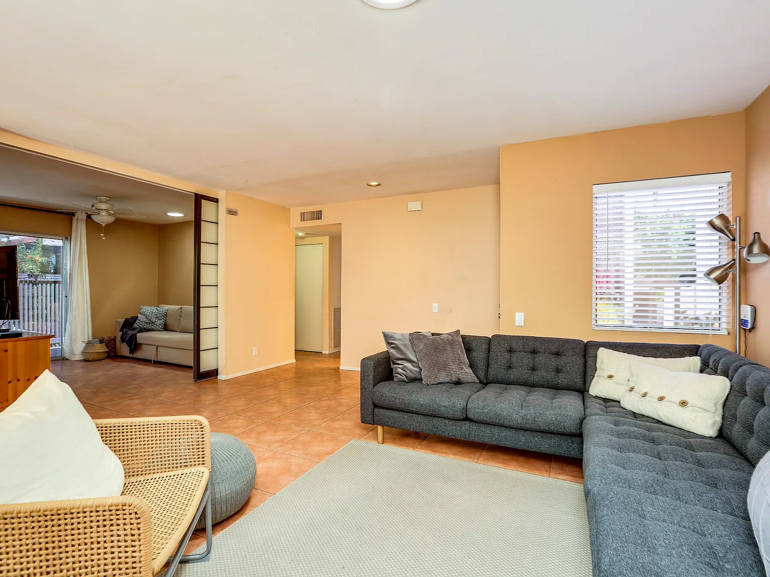 2 bed, 1100 sqft, $3,150 — Photo 4