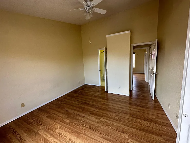 1920 Giltshire Dr — Photo 12