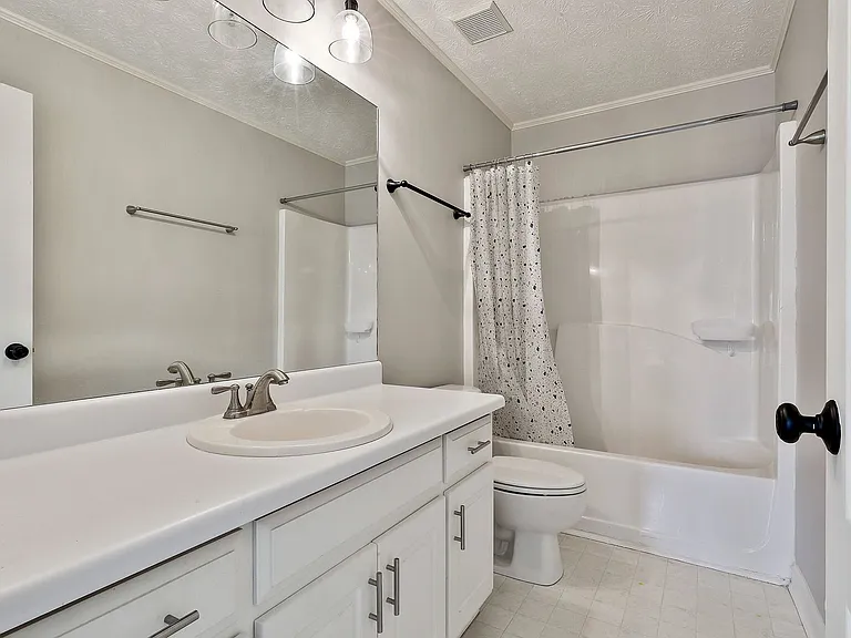 105 Edgemoore Ln — Photo 19
