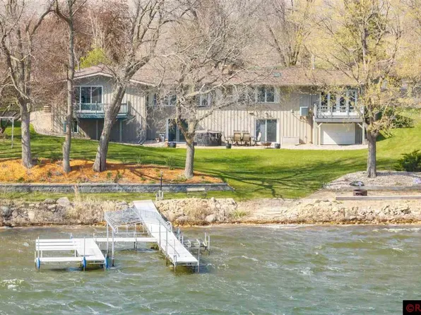 5500 N Shore Ct, Madison Lake, MN 56063