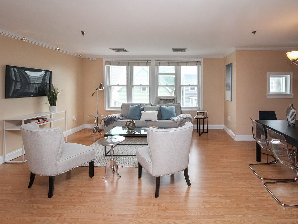 1st image of 163 W 6th St #C