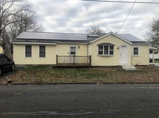 43 Pinehurst St, Dartmouth, MA 02747