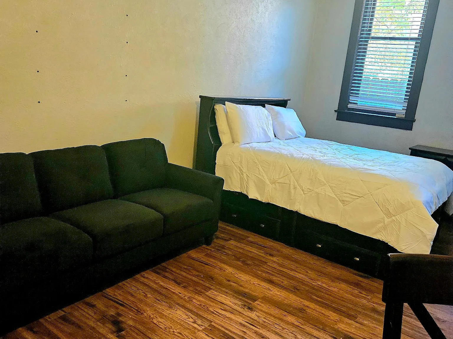 Studio, 367 sqft, $1,145 — Photo 3