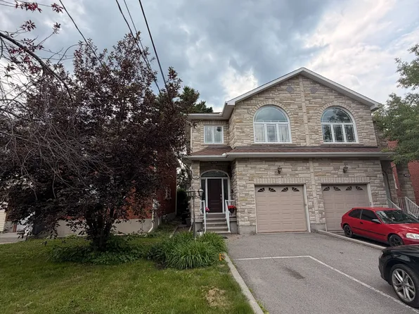 526 Hilson Ave #A, Ottawa, ON K1Z 6C8