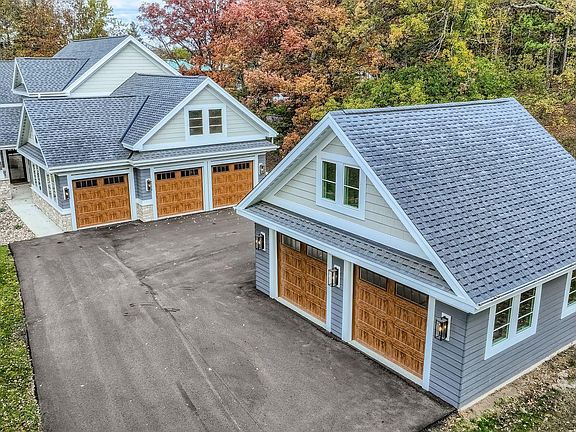 3rd image of 294 Cove Rd