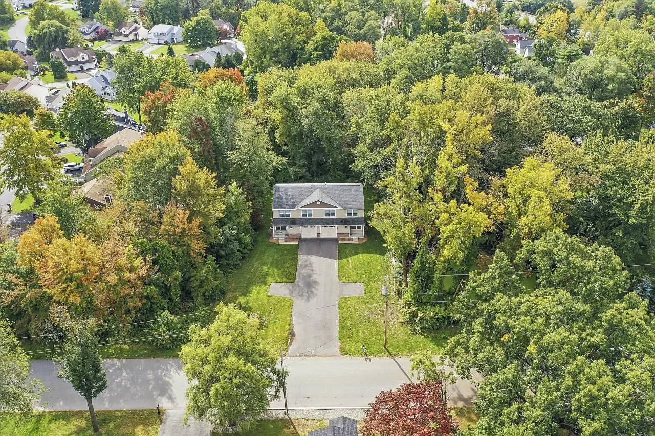 17 Stone Quarry Rd — Photo 1