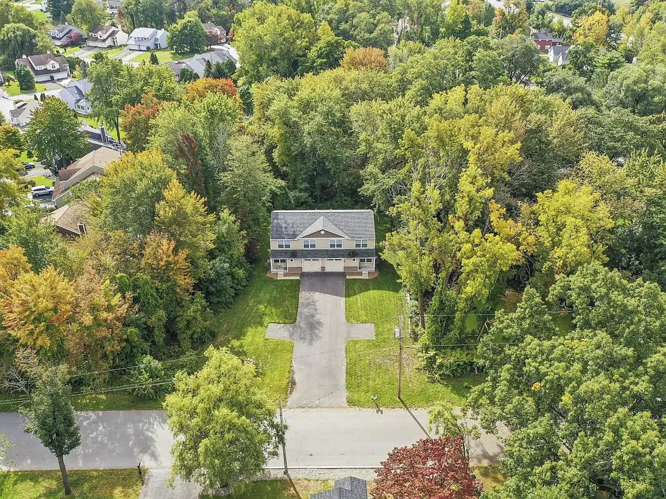 17 Stone Quarry Rd #B