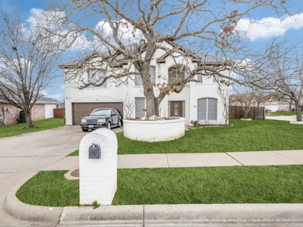 1620 Falcon Dr, Corinth, TX 76210
