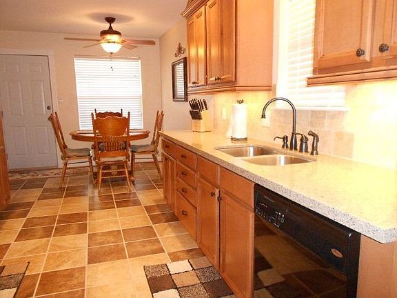 5th image of 2505 Conover Ave