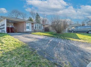 163 Hazelglen Dr, Kitchener, ON N2M 2E6
