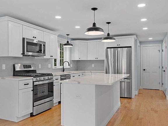 4th image of 1 Tremblay Ave