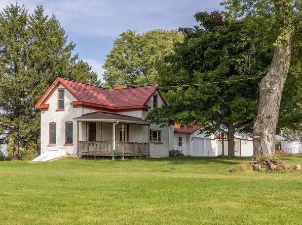 W4844 State Road 33, La Crosse, WI 54601