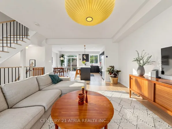 34 Curran Hall Cres, Toronto, ON M1G 0A2