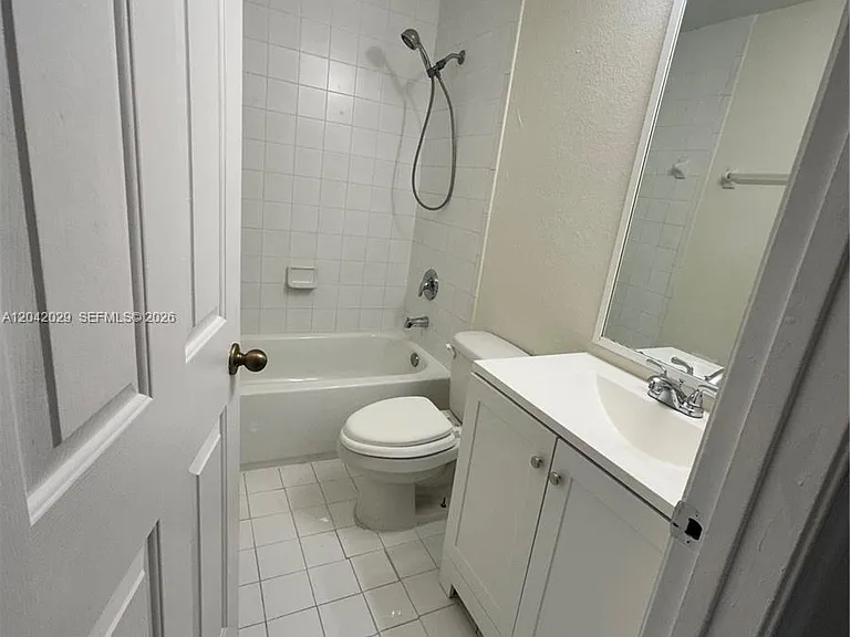 2704 SE 15th Pl — Photo 8